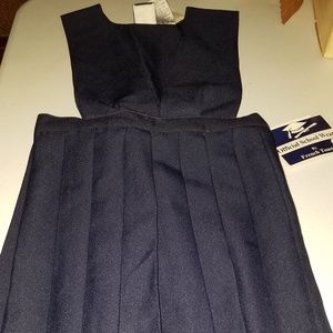 NWT SCHOOL UNIFORM  ,SIZE 6,  NAVY BLUE